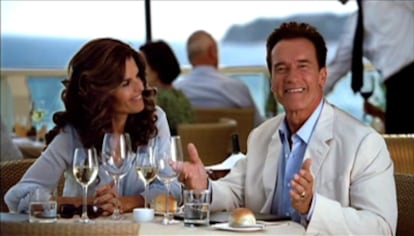 El gobernador de California, Arnold Schwarzenegger, y su mujer Maria Shriver, en el anuncio promocional del estado.
