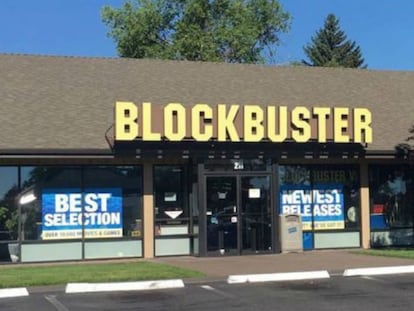 Fachada da última loja Blockbuster que continua aberta ao público.