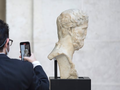 Busto del emperador romano Antonino Pío en el Museo de Málaga.