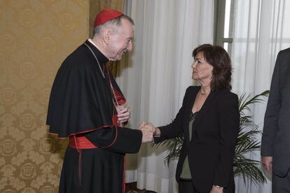 La vicepresidenta del Gobierno, Carmen Calvo, en su reunión con el secretario de Estado del Vaticano, Pietro Parolin, en octubre de 2018.