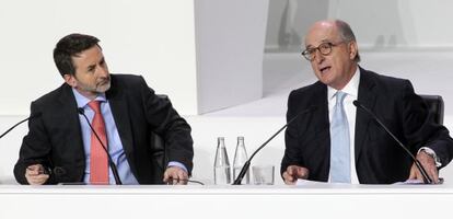 Josu Jon Imaz, consejero delegado de Repsol, junto a Antonio Brufau, presidente de la petrolera espa&ntilde;ola.