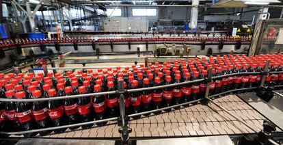 Planta embotelladora de Coca-Cola en Krasnoyarsk (Rusia). 