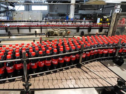 Planta embotelladora de Coca-Cola en Krasnoyarsk (Rusia). 