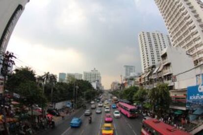 Tráfico en Bangkok, Tailandia.