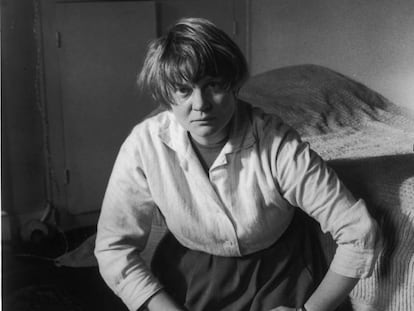 Retrato de la escritora Iris Murdoch, en 1957.