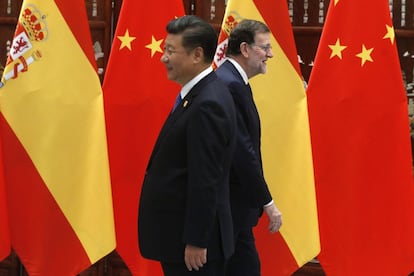 El presidente chino, Xi Jinping, y el presidente del Gobierno español en funciones, Mariano Rajoy, llegan a la reunión bilateral que han mantenido en el marco de la cumbre del G20, el 5 de septiembre de 2016.