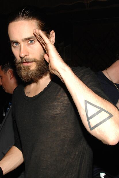 Jared Leto presume de tatuaje minimalista (y súper barba).