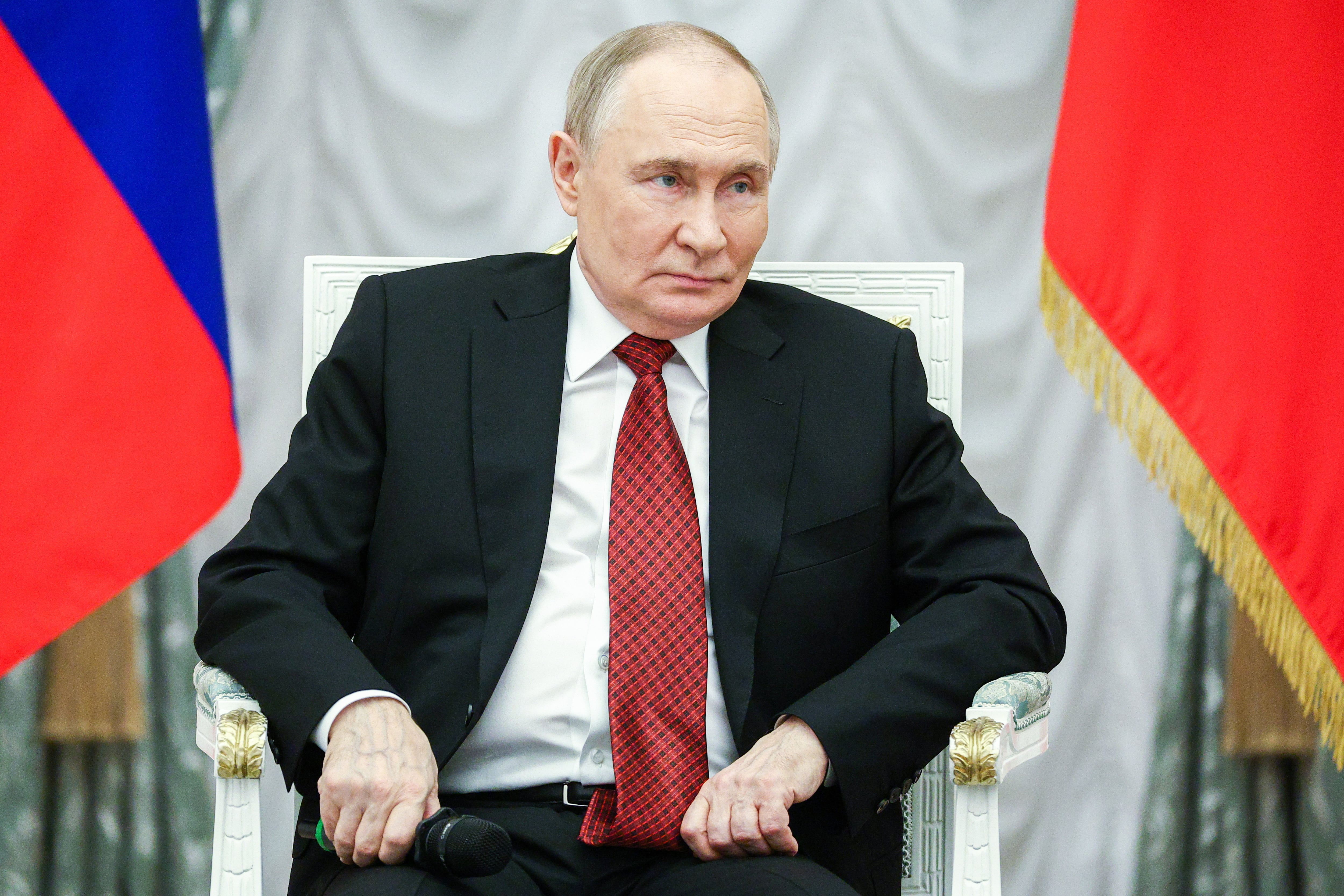 Putin condena el ataque israelí en una conversación telefónica con Trump