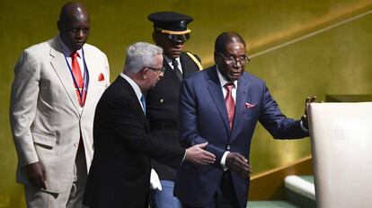 Robert Mugabe, mientras espera su intervenci&oacute;n ante la ONU