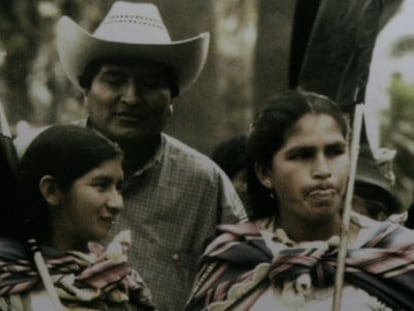 Evo Morales and leaders of the women&rsquo;s coca grower movement.