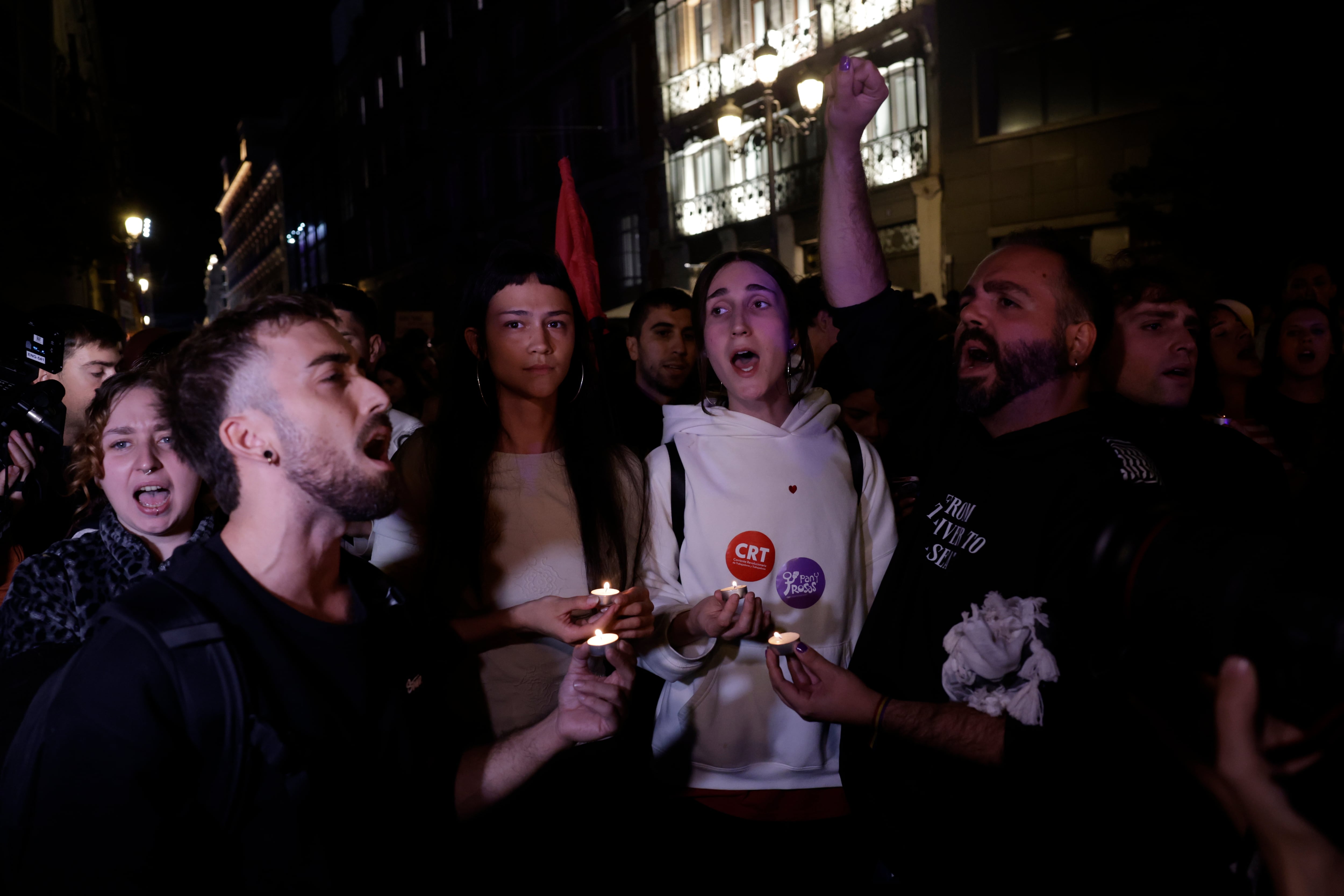 “Maricarmen tiene que ser la última víctima del sistema”: cientos de acampados marchan desde Sol al Congreso