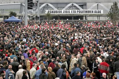 Vista de la concentración en el Bilbao Exhibition Centre bajo el lema <i>A favor de los derechos civiles y políticos</i>.