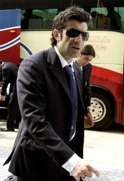 Figo, a la llegada del Inter a Vila-real.
