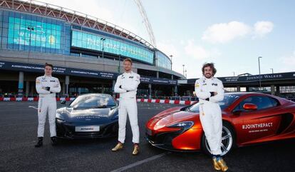 Alonso y Button, el viernes en Wembley.