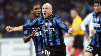 Cambiasso el segundo tanto ante el Chelsea.