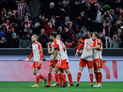 Los jugadores del Bayern de Múnich celebran el gol de Harry Kane frente al Leipzig, esta tarde en Múnich.