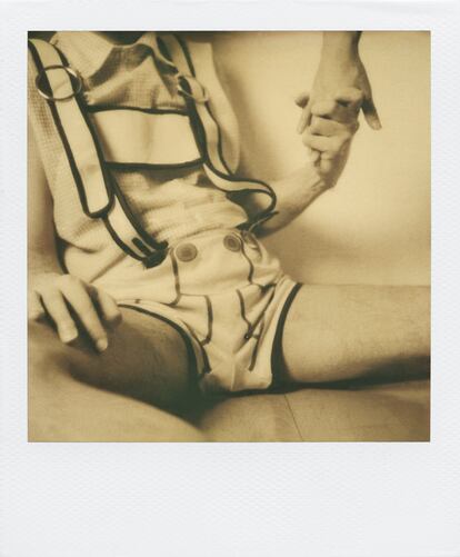 Fotografía de Zora Strangefields (The Impossible Gallery / The Impossible Project).