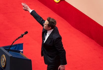 Elon Musk saludo nazi