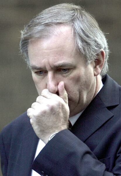 Geoffrey Hoon, a su salida de la reunión en Downing Street antes de su comparecencia parlamentaria.