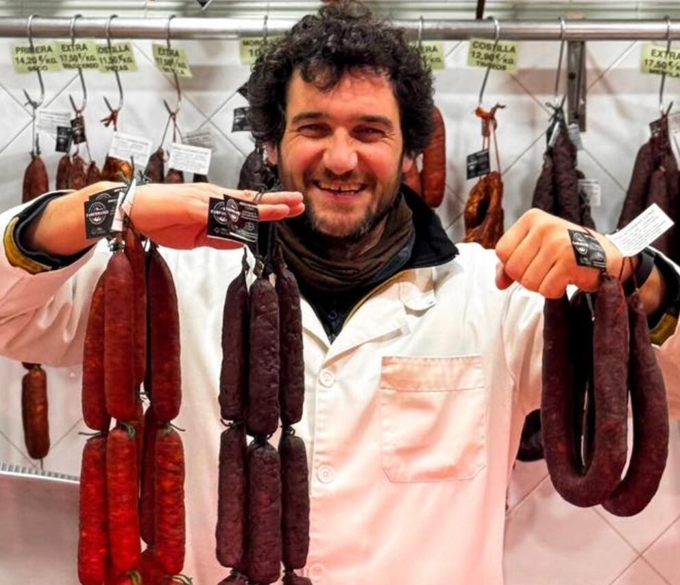 David de la Riva con sus obras maestras