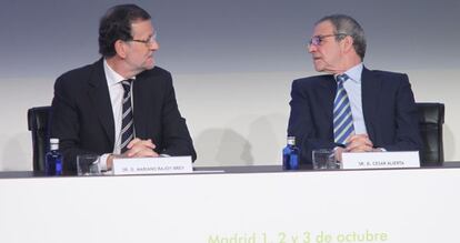 El presidente del Gobierno, Mariano Rajoy, y el de Telef&oacute;nica, C&eacute;sar Alierta.