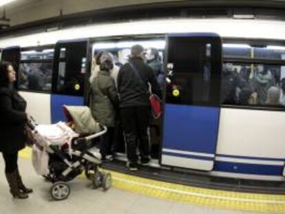 En la imagen, andén en la madrileña estación de Sol en una huelga de los trabajadores de Metro de Madrid. EFE/Archivo