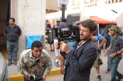 Diego Luna, en el rodaje de 'Mr. Pig'.