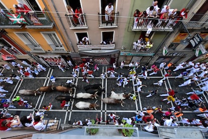 Los toros de La Palmosilla se estrenaron en esta feria en 2019. En la imagen, un instante del encierro.