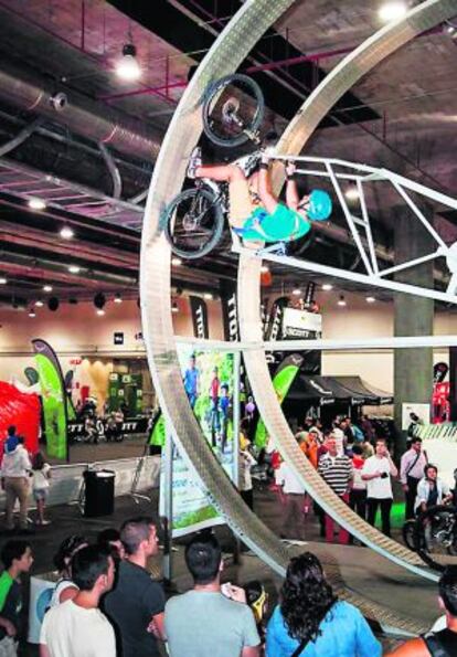 Espectáculo acrobático durante la pasada edición de Unibike