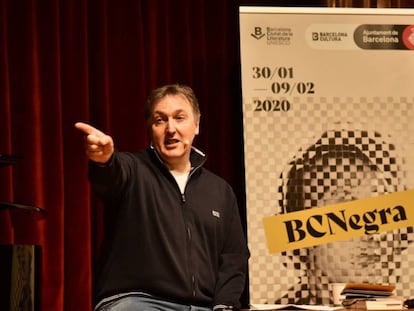 Carlos Zanón, durante la presentación de la BCNegra en el teatrillo del Conservatorio del Liceo. 