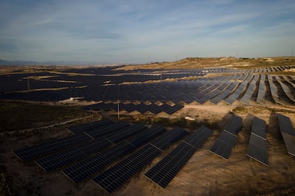 Planta fotovoltaica en la localidad murciana de Mula, en marzo.