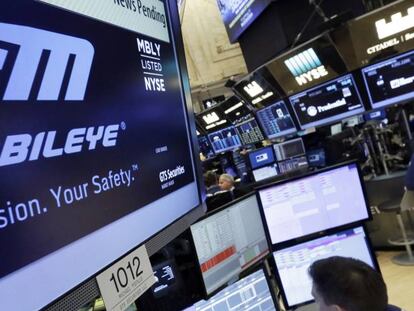 Logo de la división de vehículos sin conductor de Intel en Israel, Mobileye.