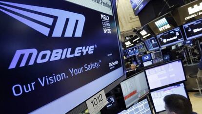 Logo de la división de vehículos sin conductor de Intel en Israel, Mobileye.