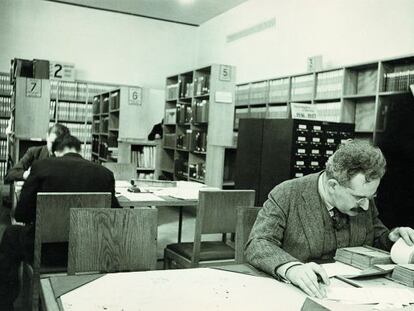 Walter Benjamin, en la Biblioteca Nacional de Francia en Par&iacute;s en 1939.