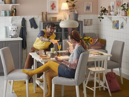 El nuevo catálogo de Ikea apuesta por favorecer la convivencia en espacios pequeños.