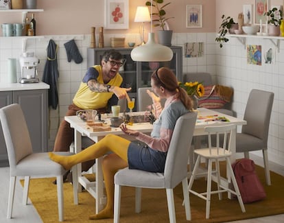 El nuevo catálogo de Ikea apuesta por favorecer la convivencia en espacios pequeños.