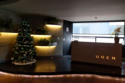Entrada a la sede de Uber en Bogotá.