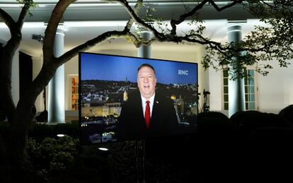 El secretario de Estado, Mike Pompeo, envió su discurso grabado desde Jerusalén, donde se encuentra de gira. Una regla no escrita es que el encargado de Exteriores no se posiciona políticamente para evitar afectar su trabajo internacional. Pompeo, sin embargo, aprovechó la ocasión para destacar las políticas de Trump. 