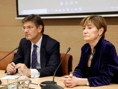 Rafael Catalá y Victoria Ortega en el Pleno del Consejo General de la Abogacía Española