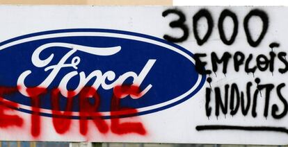 Pintadas contra el cierre de la planta de Ford en Blanquefort (Francia).