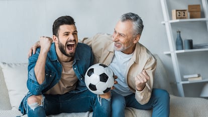 Los mejores regalos para padres futboleros. GETTY IMAGES.