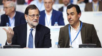 Mariano Rajoy (i) y Fernando Martínez-Maillo