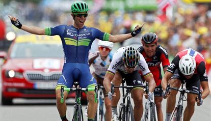 Matthews celebra su victoria en la 10ª etapa del Tour de Francia.