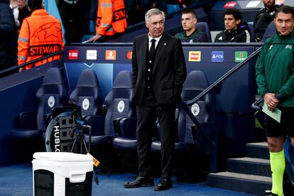 El entrenador del Real Madrid, Carlo Ancelotti, en el banquillo visitante. 