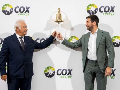 Enrique Riquelme, presidente de Cox Energy, a la derecha, el día de la salida de la firma al BME Growth.