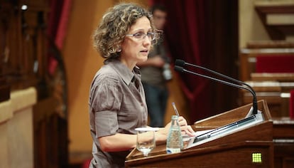 La consellera d'Ensenyament, Meritxell Ruiz, al Parlament.