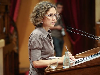 La consellera d'Ensenyament, Meritxell Ruiz, al Parlament.