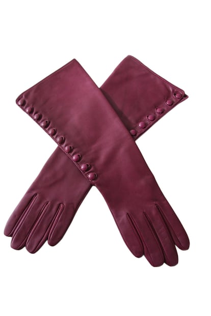 Guantes largos de piel con botonadura lateral, de Brightbyblack.co.uk. Precio: 103 € aprox.