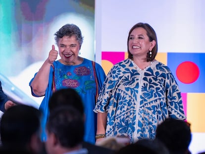 Beatriz Paredes y Xóchitl Gálvez, en Monterrey.