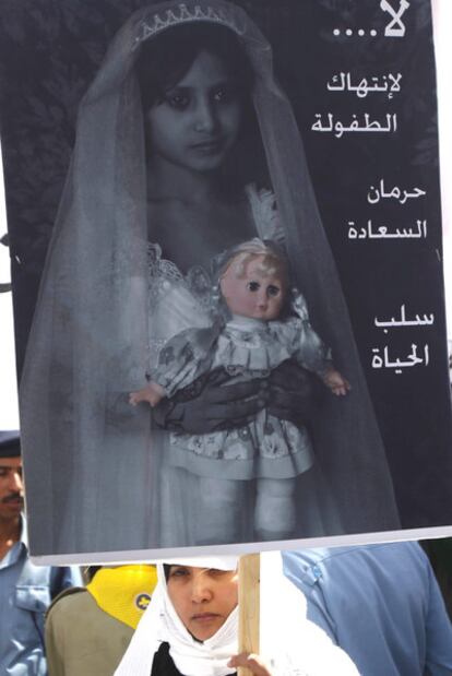 Protesta en Yemen tras la muerte de una menor recién casada.